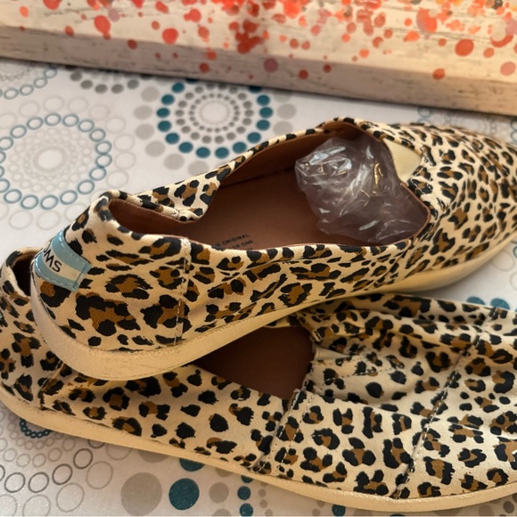 Toms Leopard Pattern Slip-On loafers
Going out classic breathable Toms
10 Wide - Picture 9 of 10